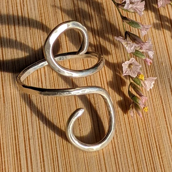Sterling Silver Wrap Ring Artisan Crafted Hammered Curving Spiral Design - Picture 5 of 11